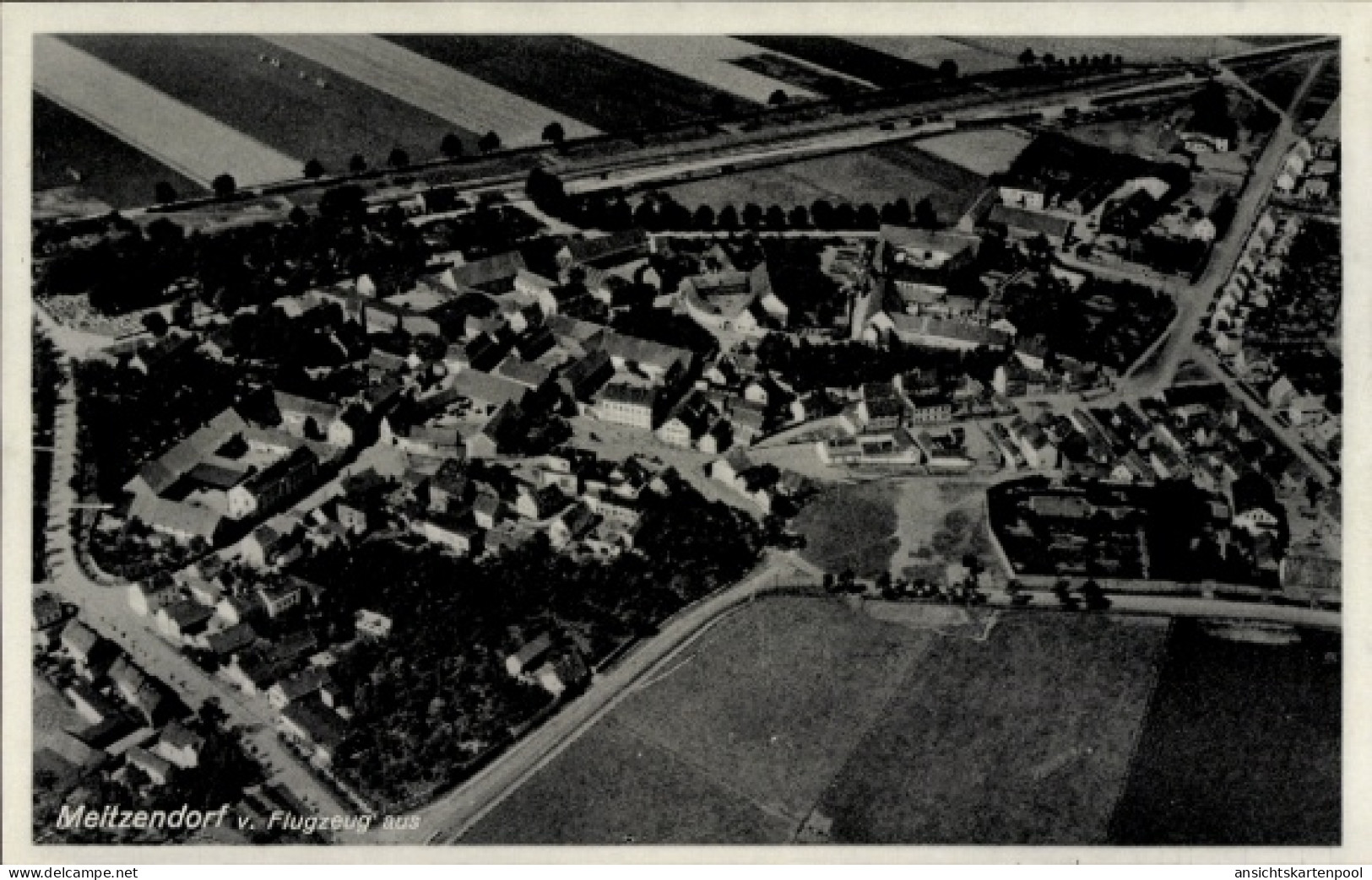 CPA Meitzendorf Barleben in Saxe Anhalt, Luftaufnahme von Häuser, Straßen, Felder