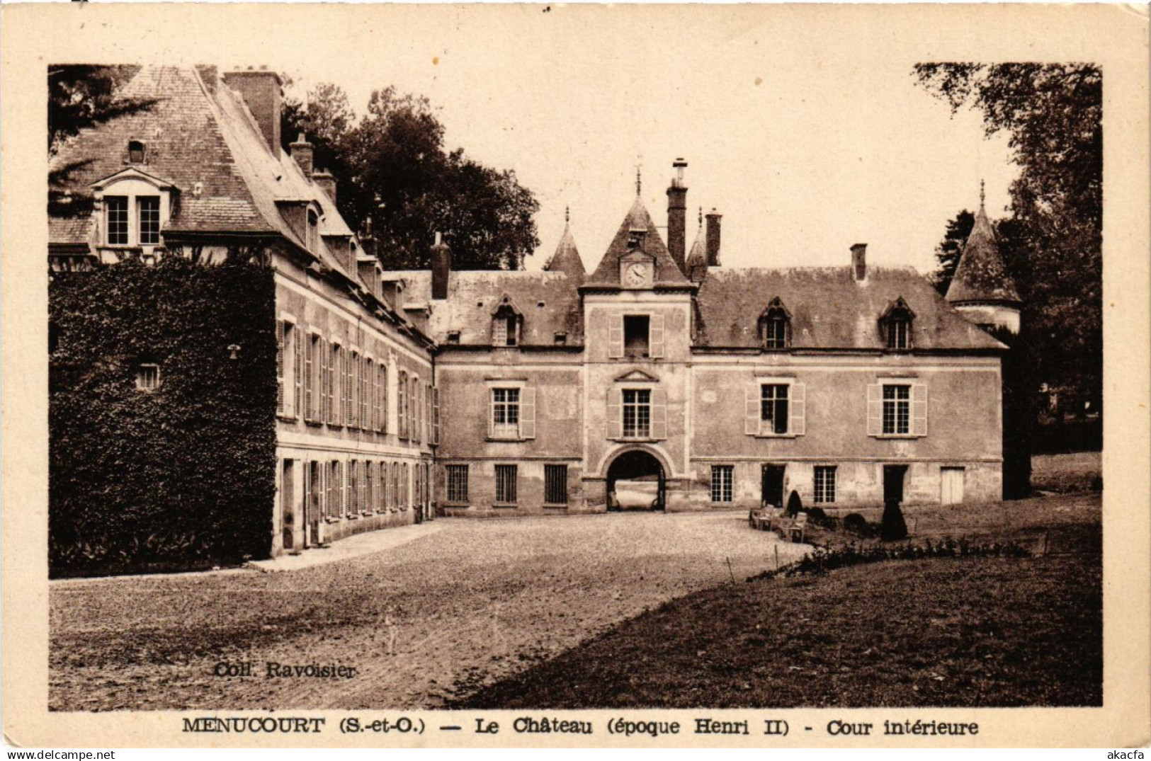 CPA MENUCOURT - Le Chateau - Cour (359139)