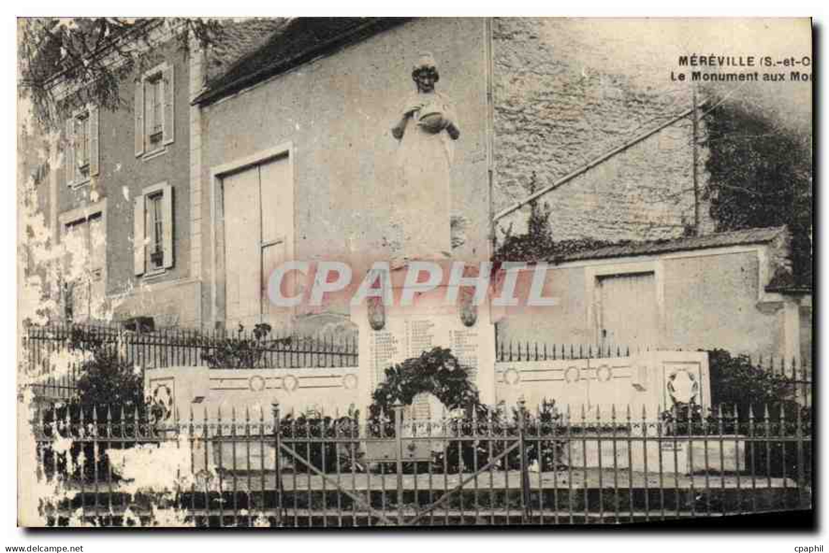 CPA Mereville le Monument aux Morts