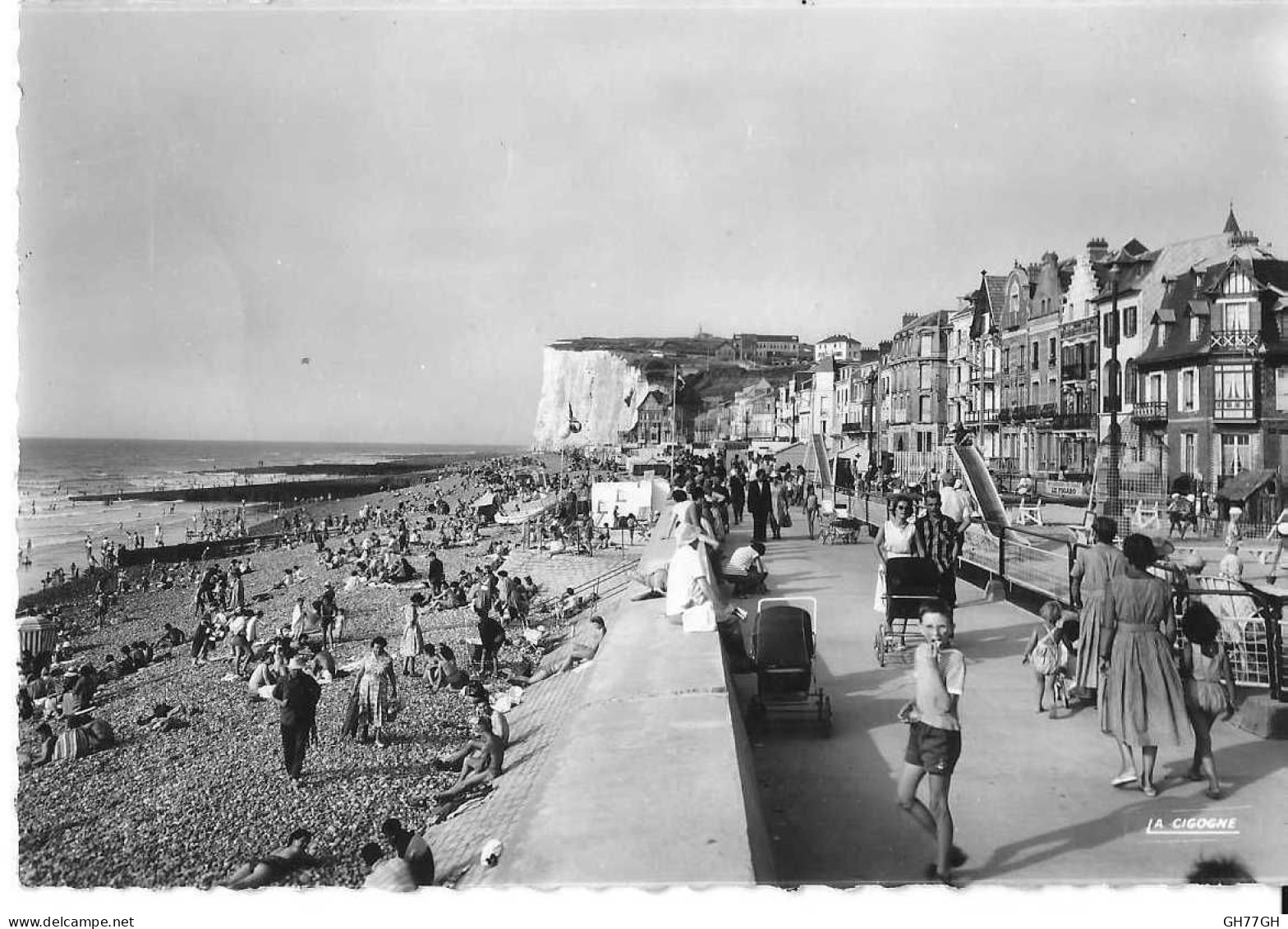 CPA MERS-LES-BAINS -circulée 1962