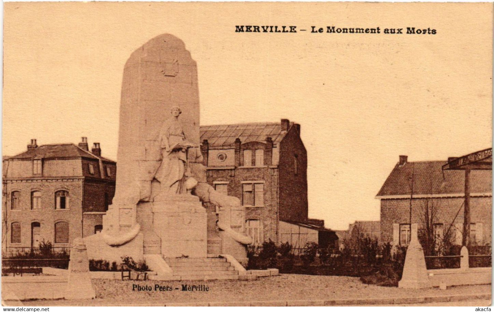 CPA MERVILLE - Le Monument aux Morts (512979)