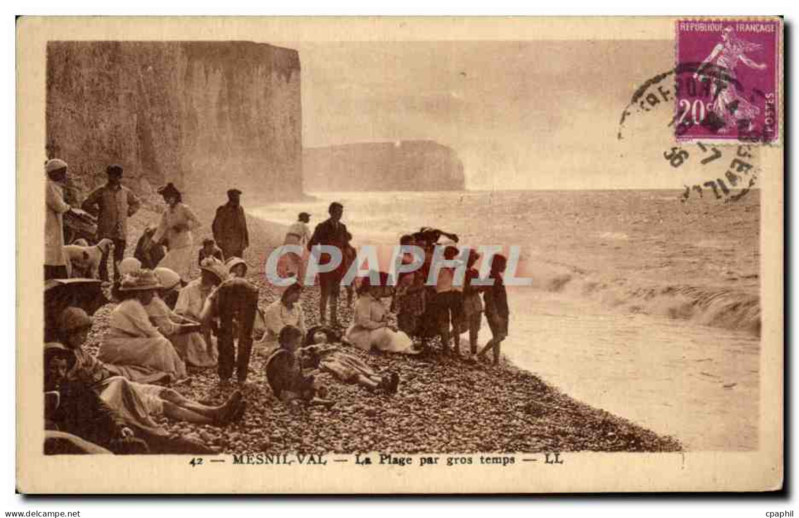 CPA Mesnil Val La Plage par gros temps