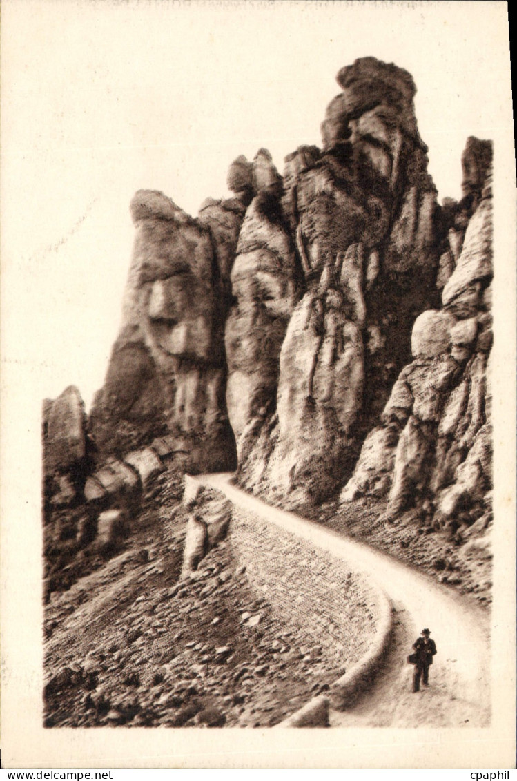 CPA Meyrueis Rocher de Bouilleres Tunnel naturel a 2.500m de Meyrueis