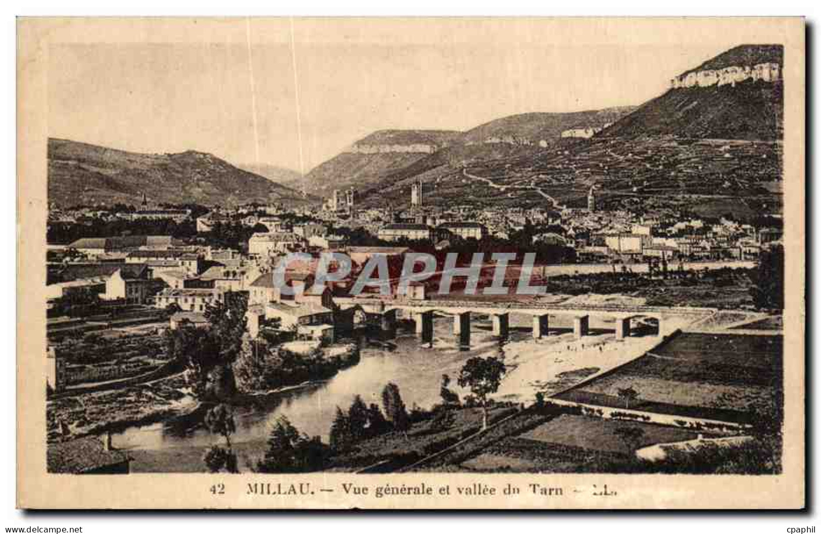 CPA Millau Vue generale et vallee du Tarn