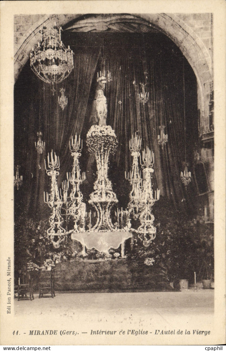 CPA Mirande Interieur de L'Eglise L'Autel de la Vierge