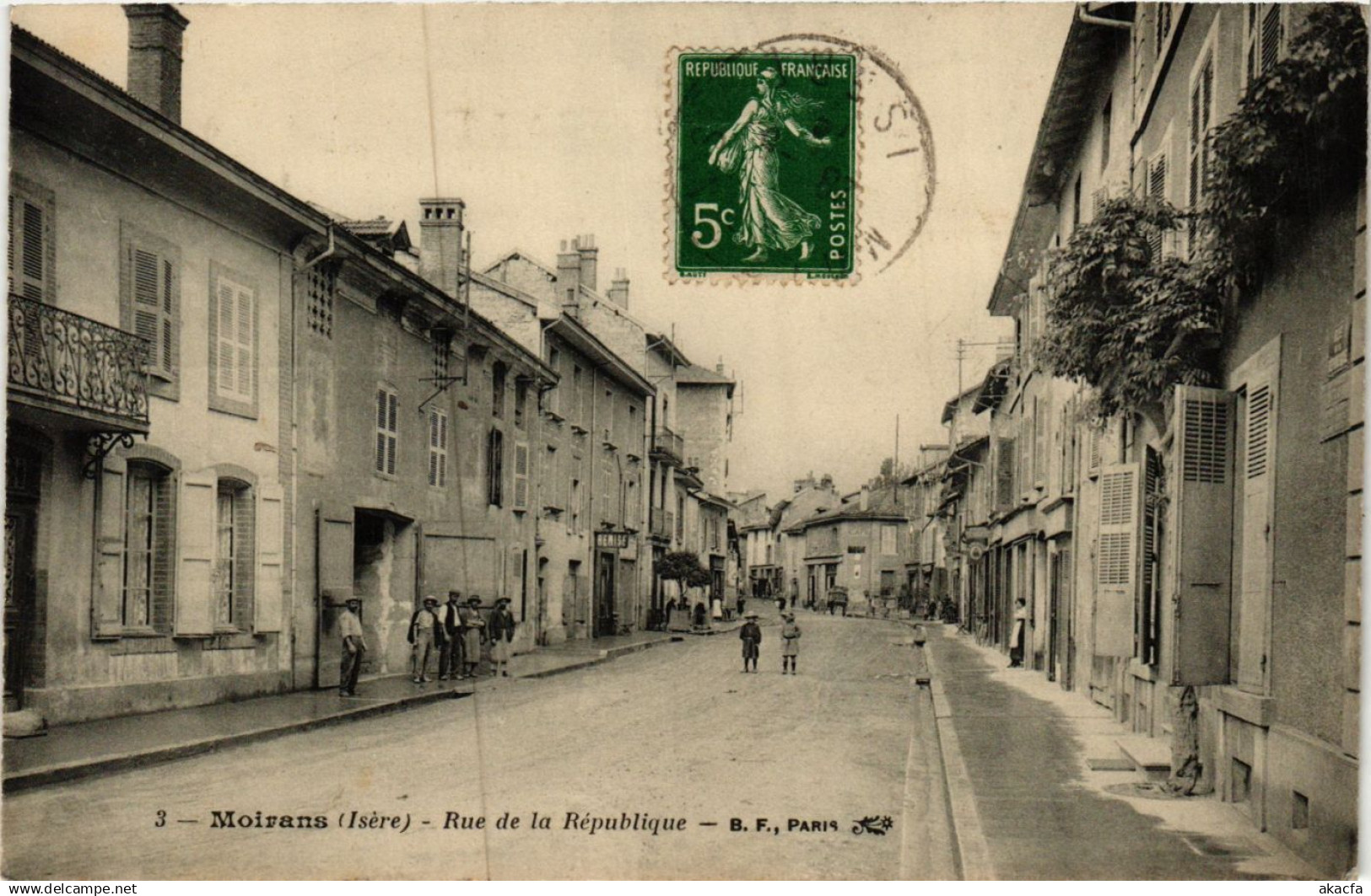 CPA MOIRANS - Rue de la Republique (635984)