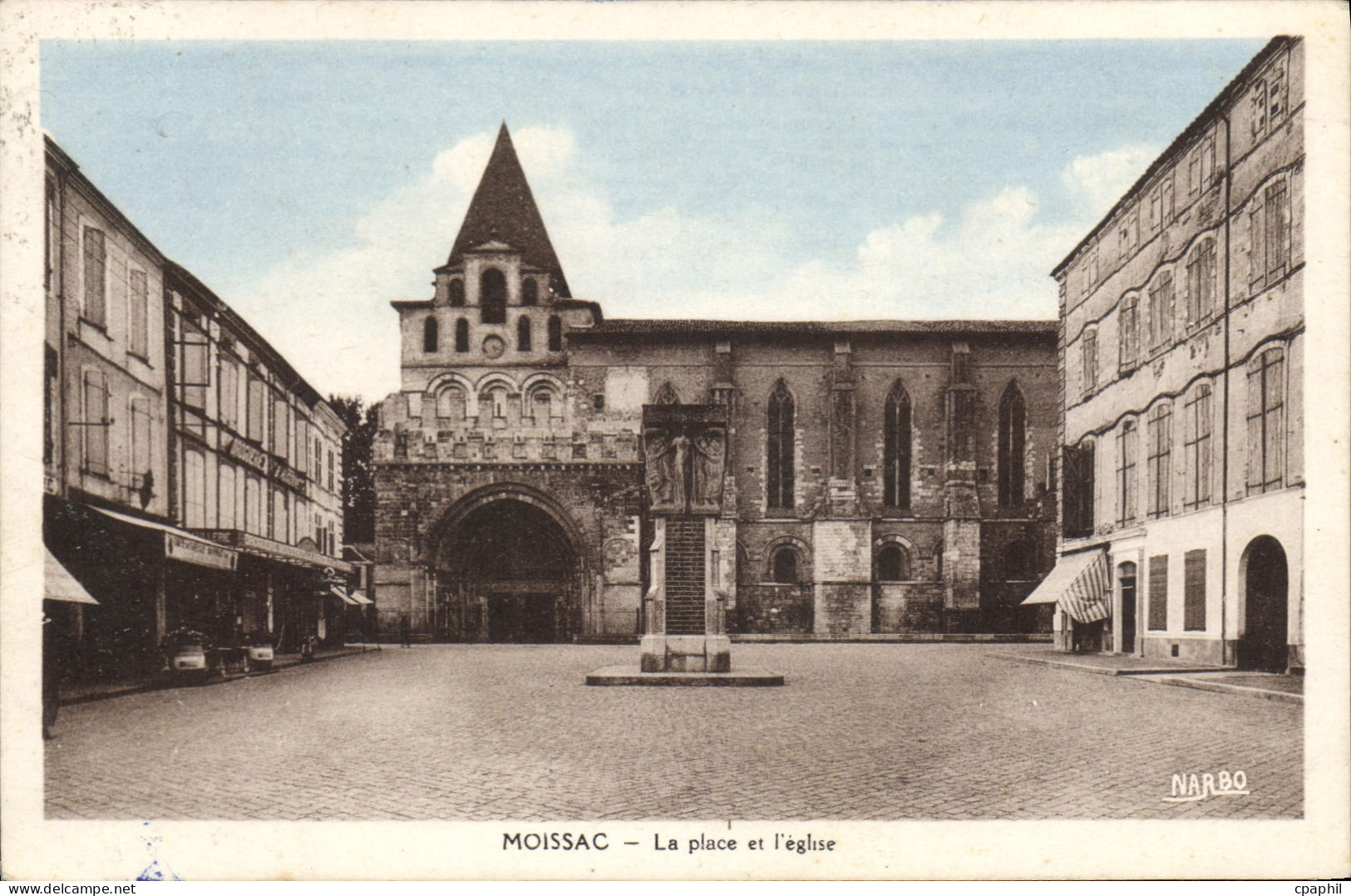 CPA Moissac La place et l'eglise