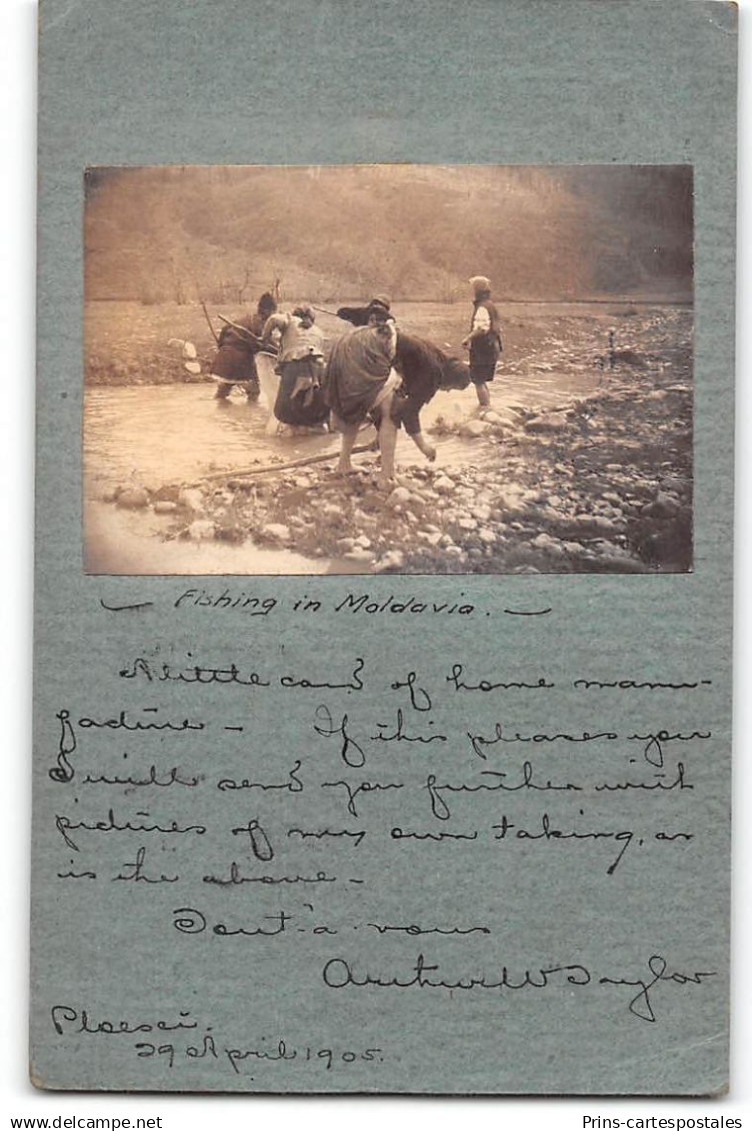 CPA Moldavie Fishing in Moldavia carte photo