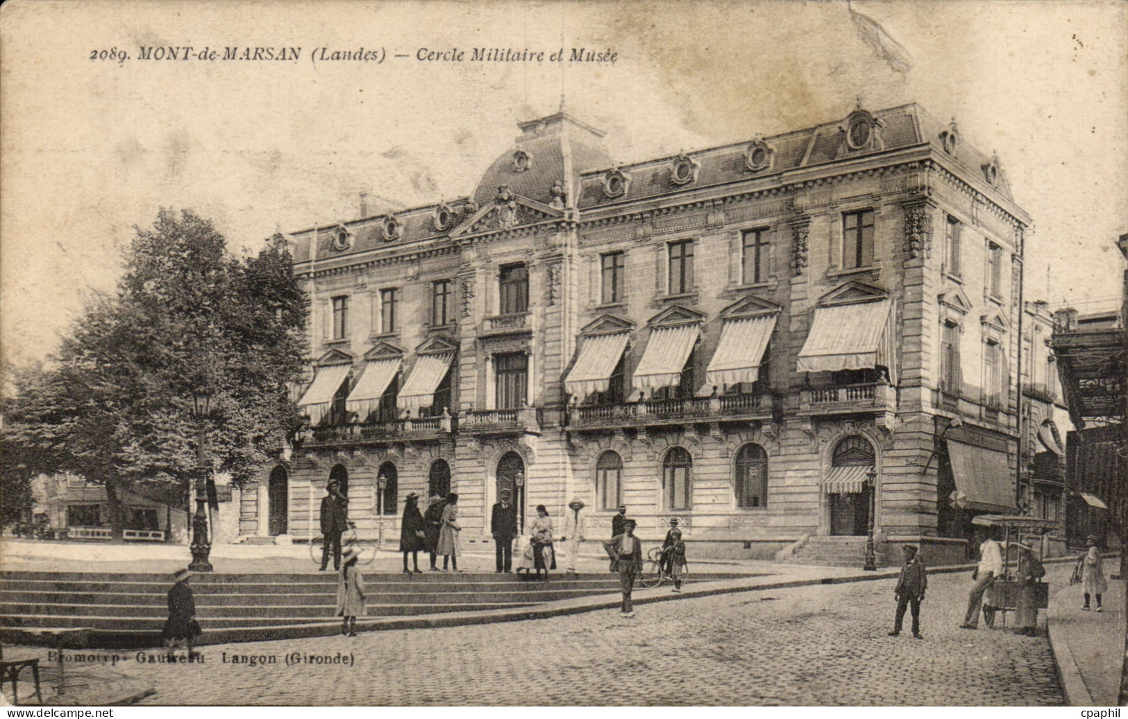 CPA Mont de Marsan Cercle militaire et musee