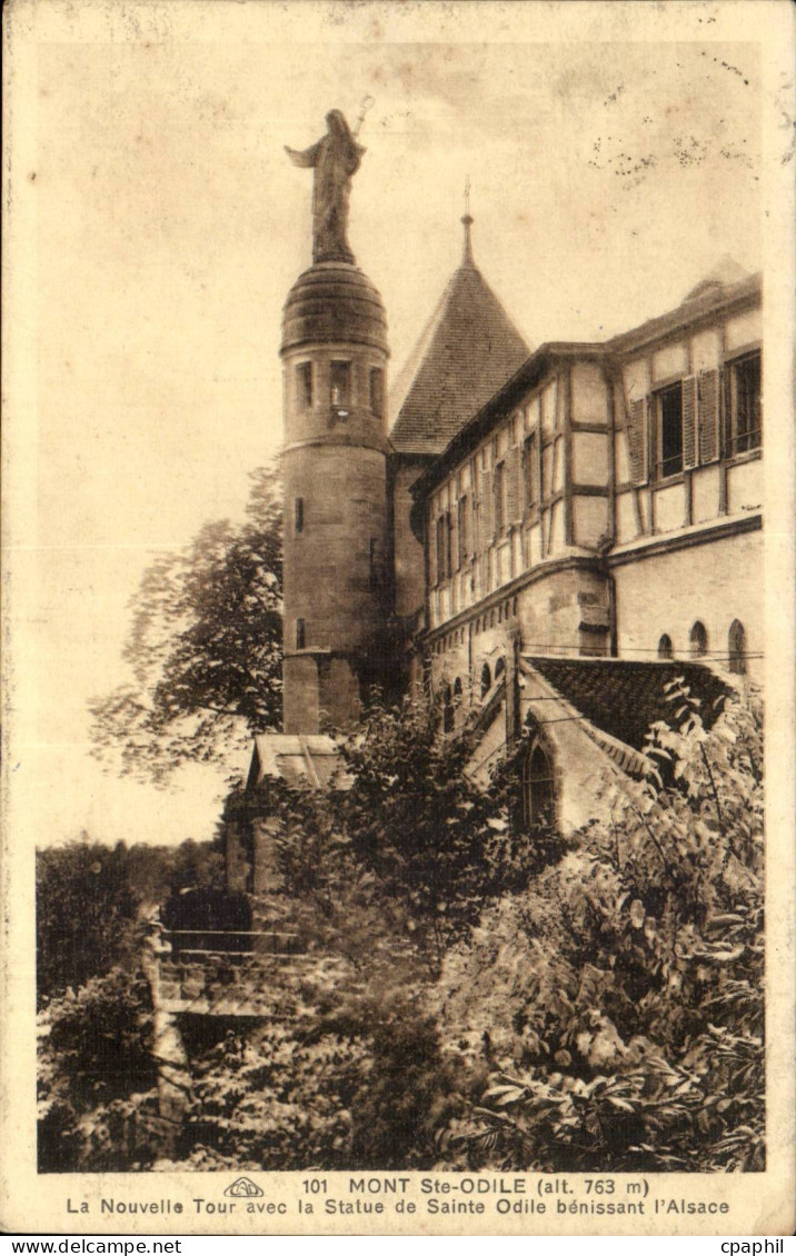 CPA Mont Saint odile La nouvelle tour avec la statue de sAinte Odile benissant l'Alsace