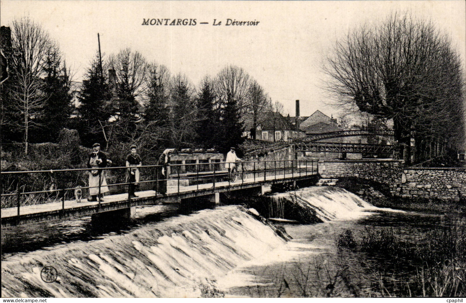 CPA Montargis Le deversoir