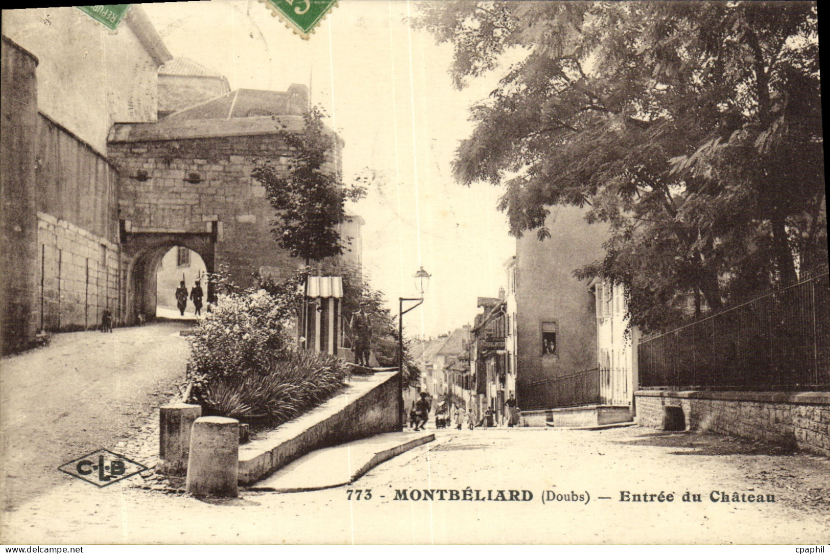 CPA Montbeliard Entree du Chateau