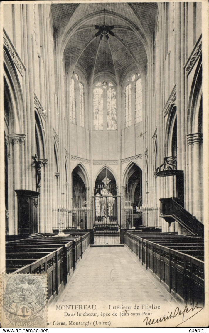 CPA Montereau Interieur de l'Eglise