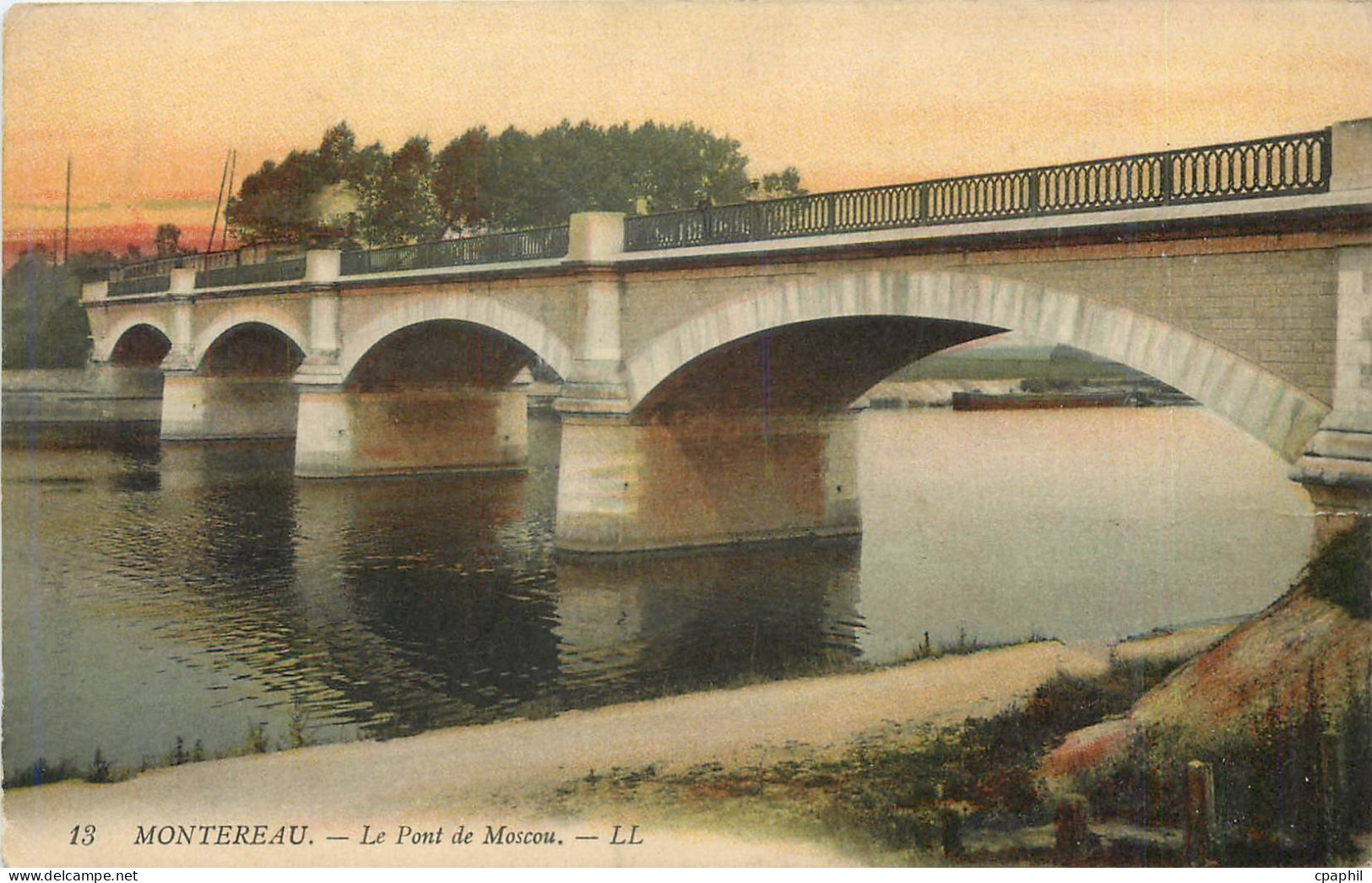 CPA Montereau le pont de Moscou