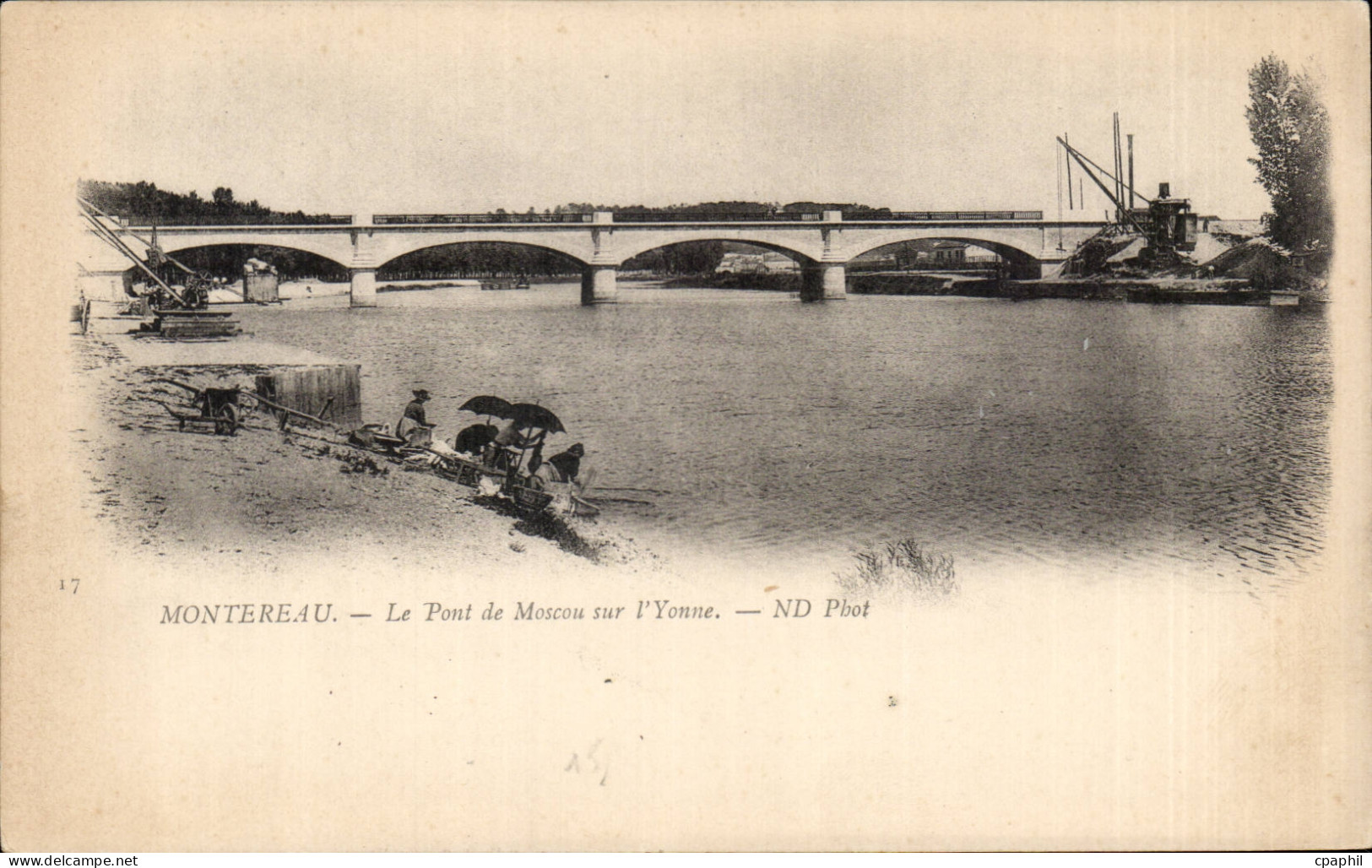 CPA Montereau Le pont de Moscou sur l'Yonne