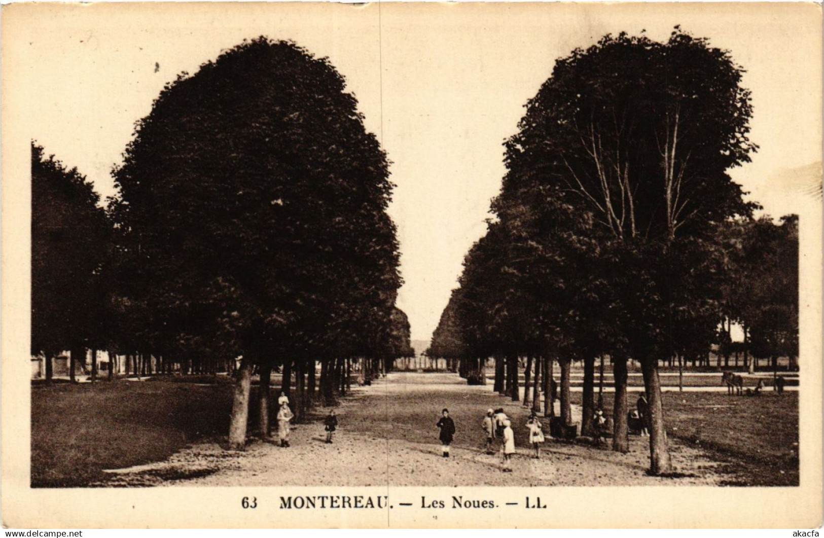 CPA MONTEREAU - Les Noues (436862)