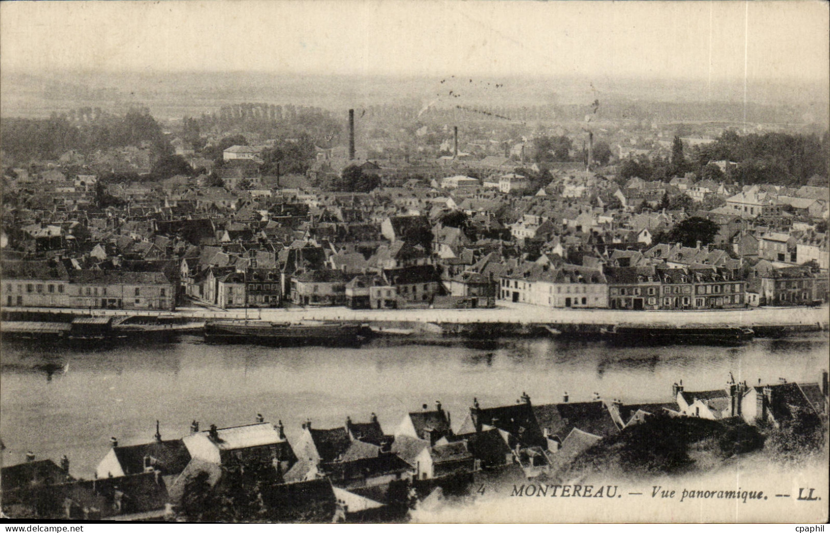 CPA Montereau Vue panoramique