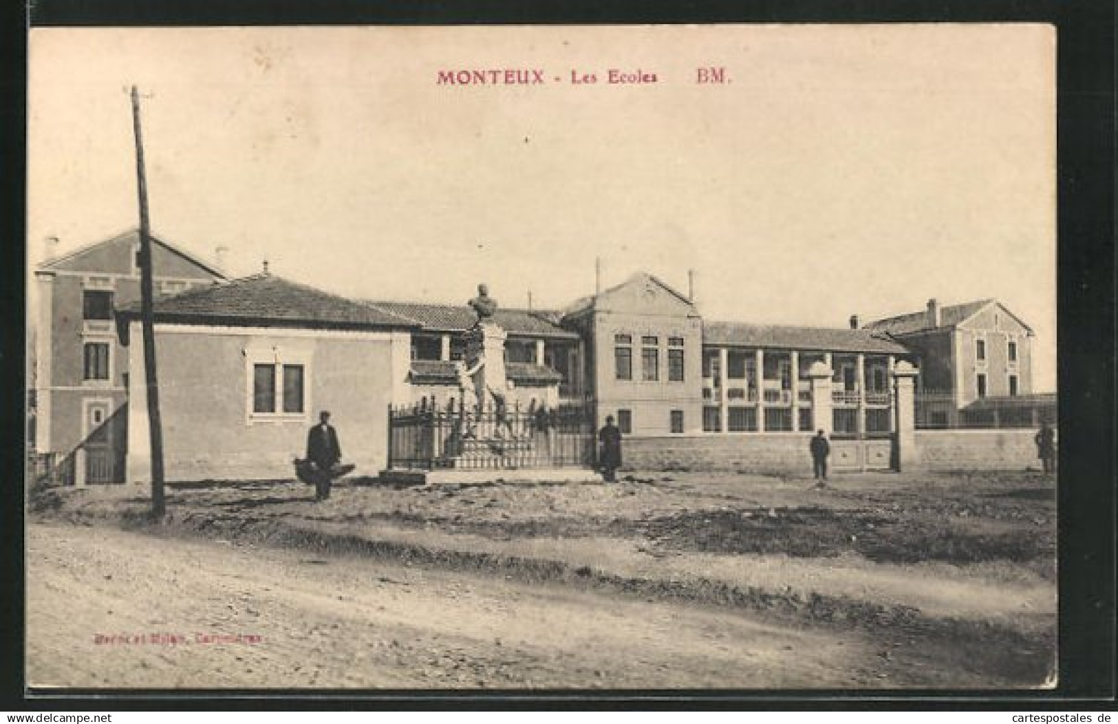 CPA Monteux, Les Écoles