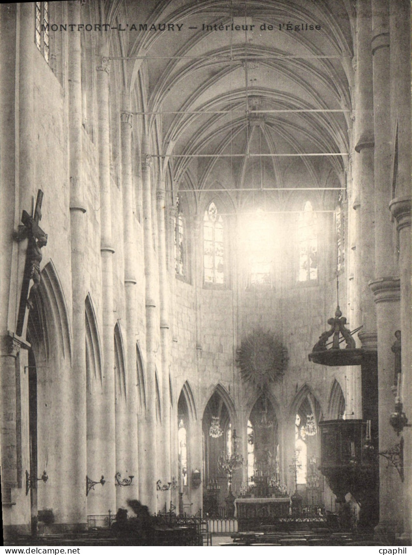 CPA Montfort l'Amaury Interieur de l'Eglise