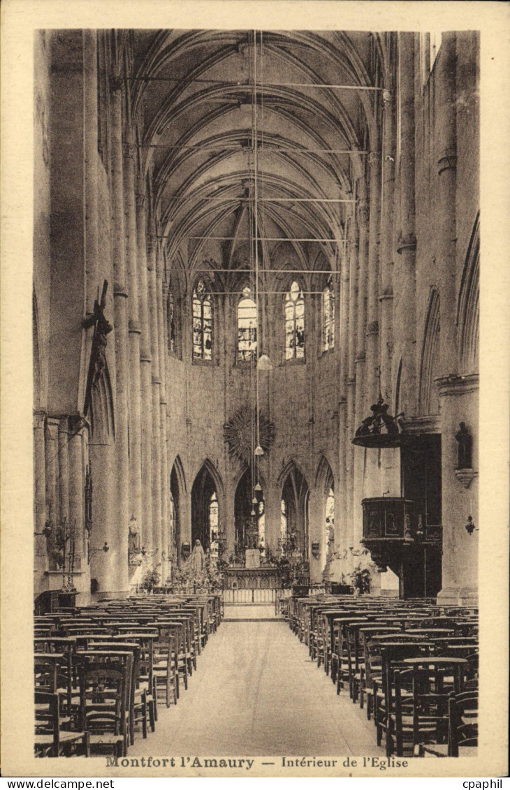 CPA Montfort L'Amaury Interieur de L'Eglise