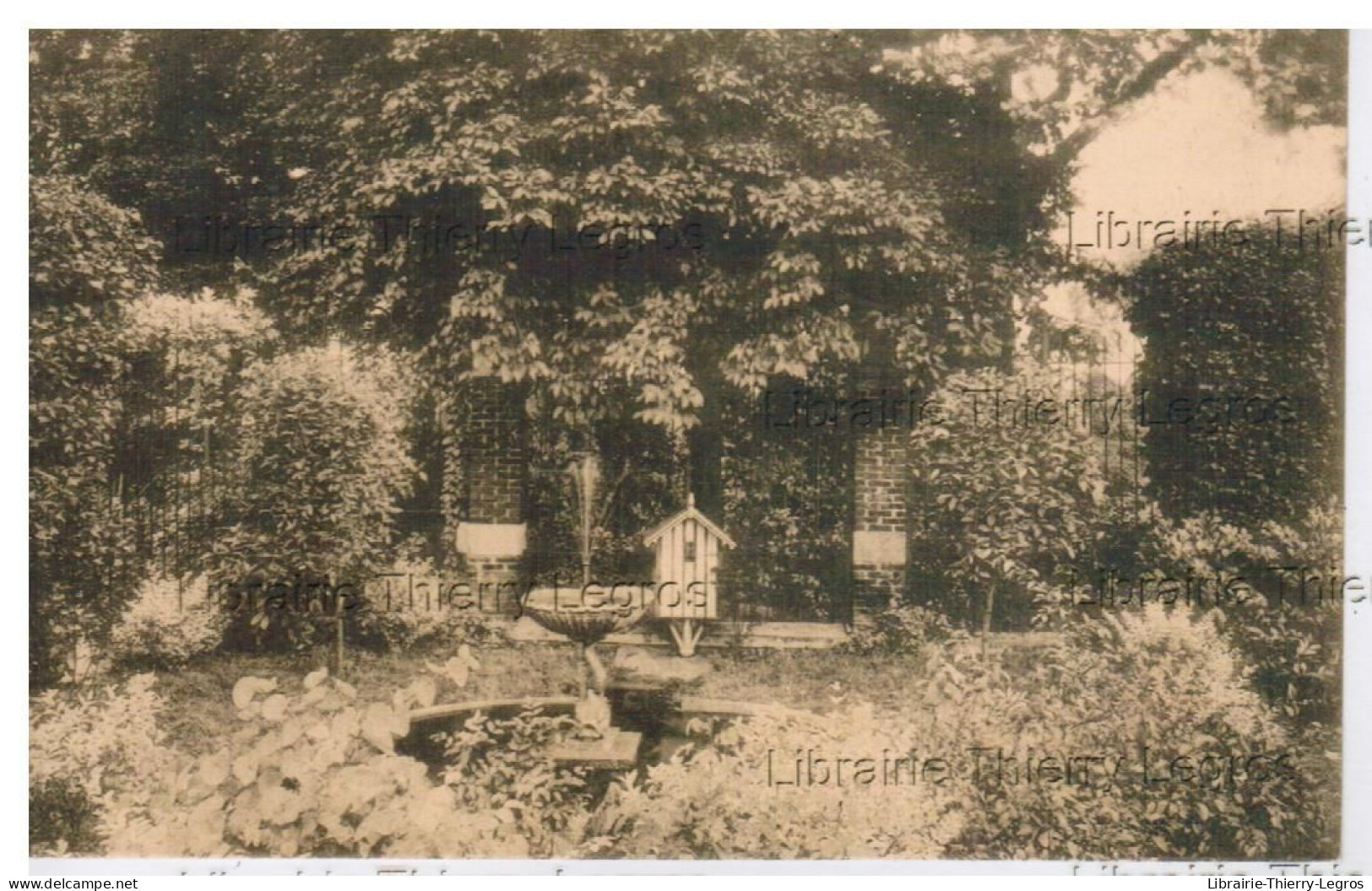 CPA Montigny le Tilleul   Chateau  Vasque " Dauphin"