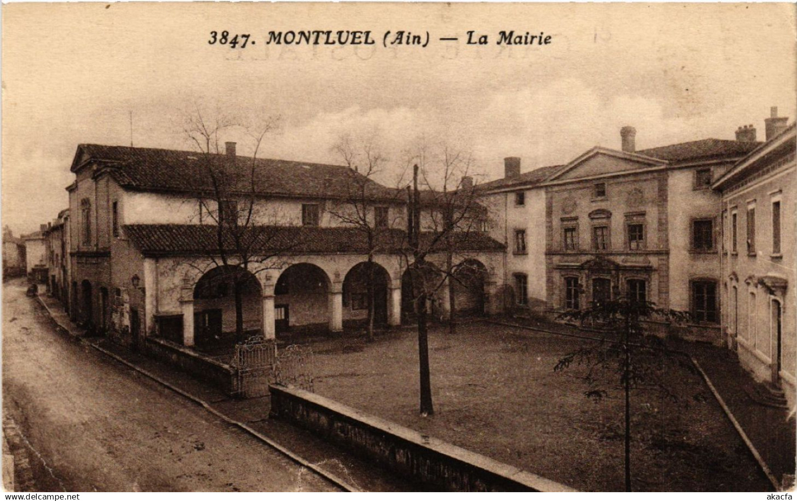 CPA MONTLUEL La Mairie (485642)