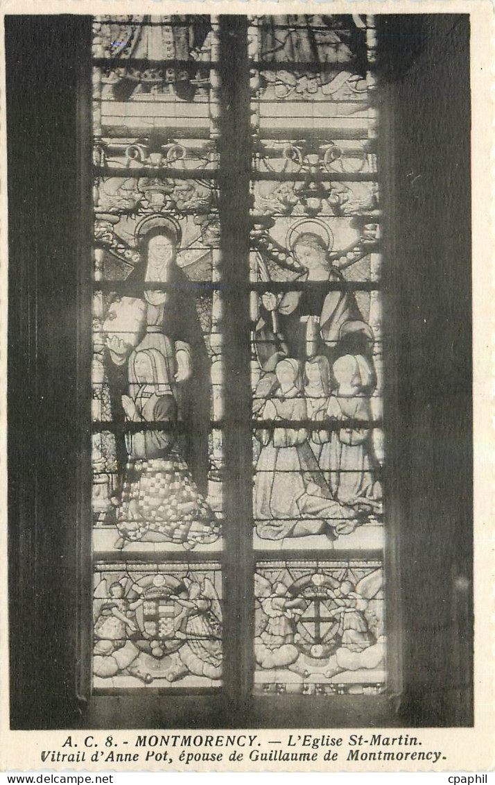 CPA Montmorency L'Eglise St Martin Vitrail d'Anne Pot epouse de Guillaume de Montmorency