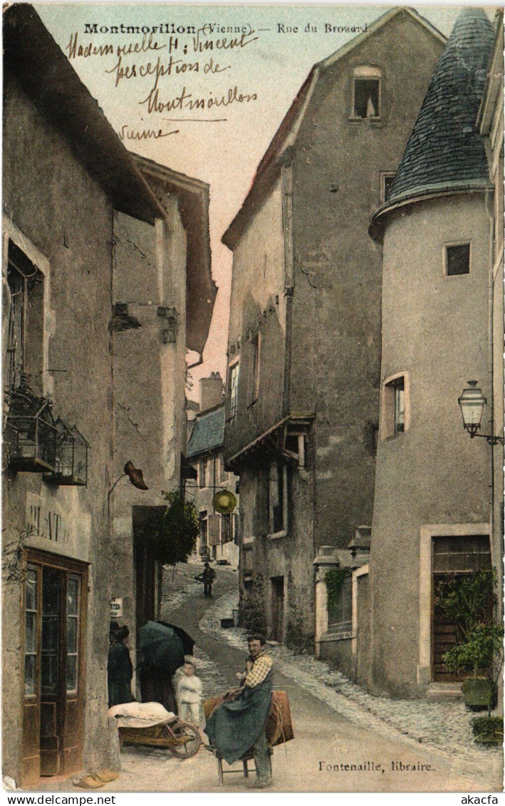 CPA Montmorillon Rue du Brouard (1276167)