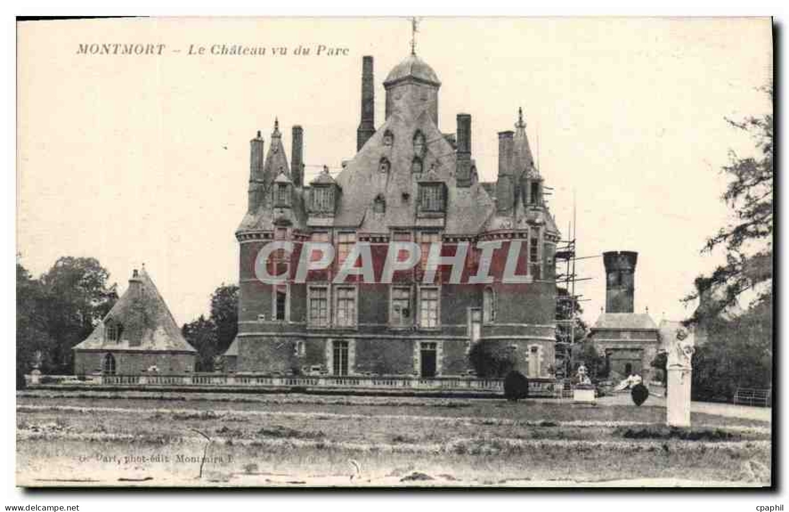 CPA Montmort Le Chateau vu du Parc