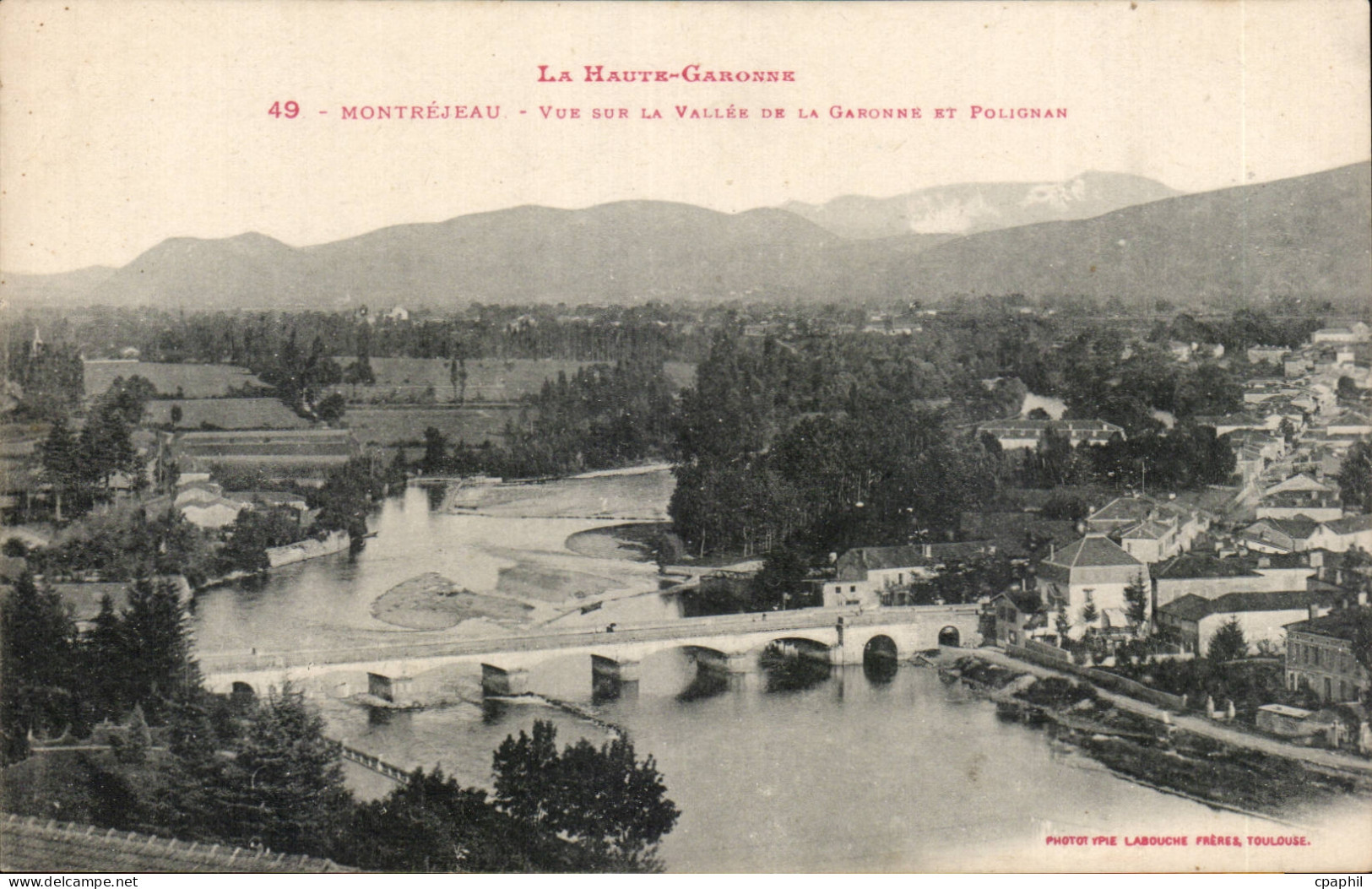 CPA Montrejeau Vue sur la vallee de la Garonne et Polignan