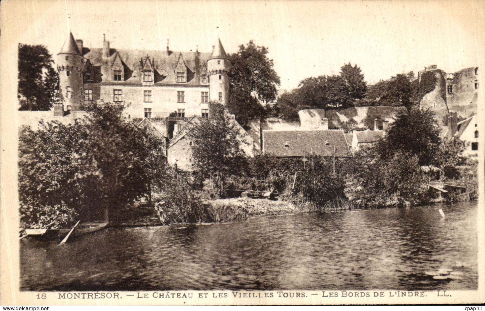 CPA Montresor Le Chateau Et Les Vielles Tours Les Bords De L Indre