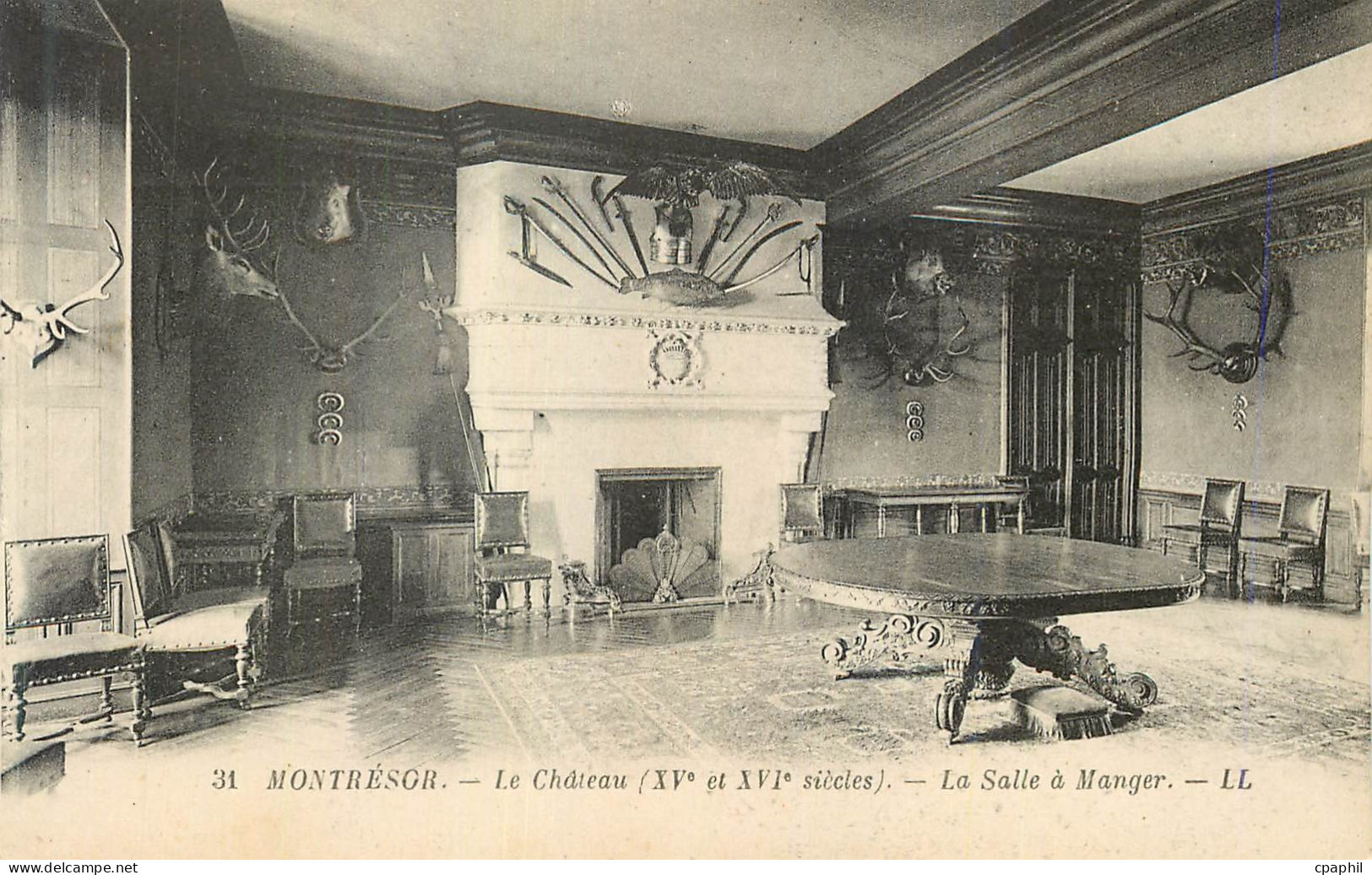 CPA Montresor Le Chateau (XVe et XVIe Siecles) La Salle a Manger LL