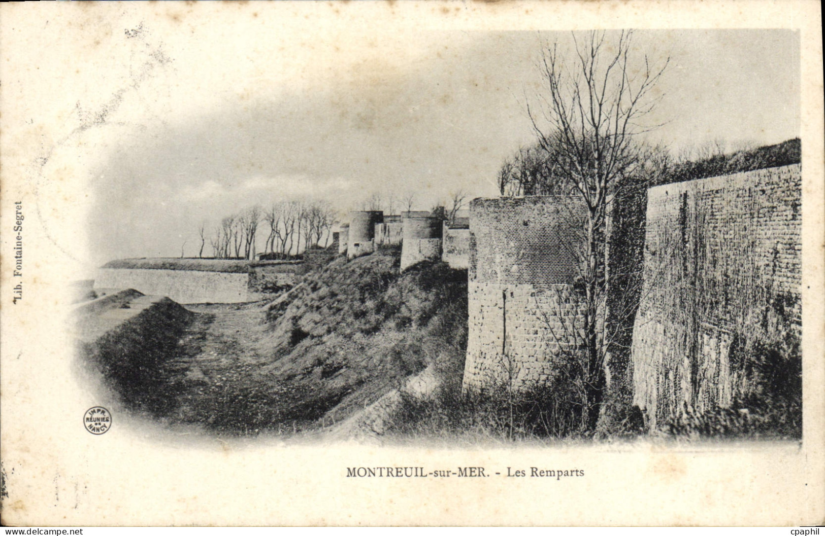 CPA Montreuil sur Mer Les Remparts