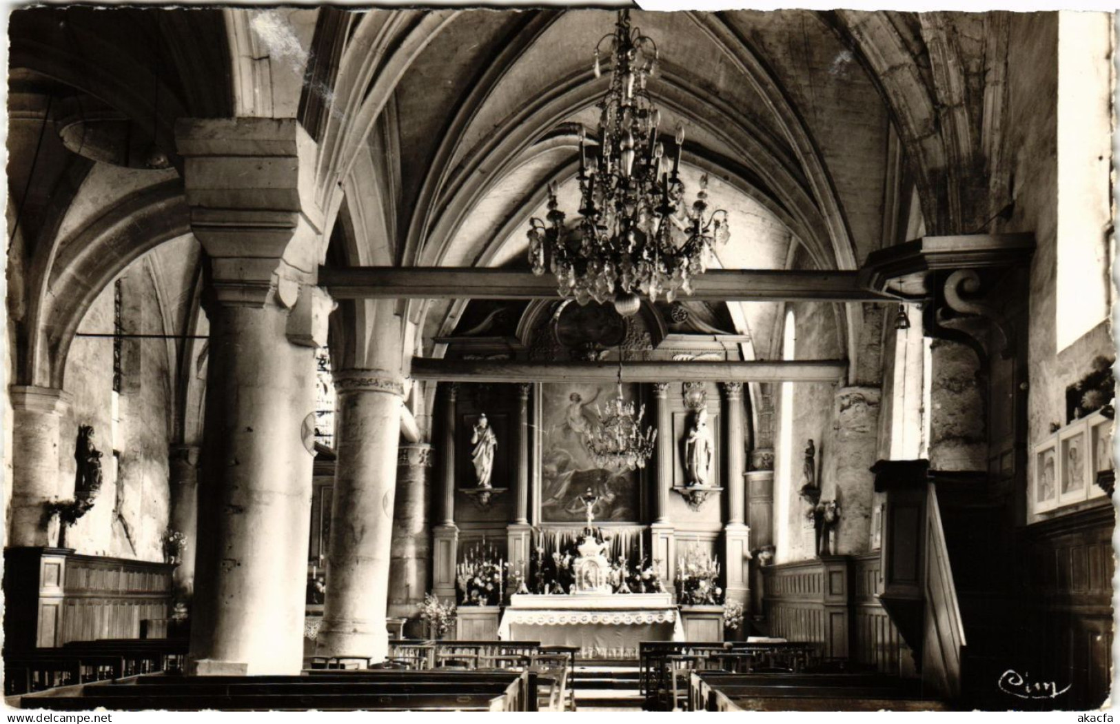 CPA MONTSOULT - Intérieur de l'Église (380858)