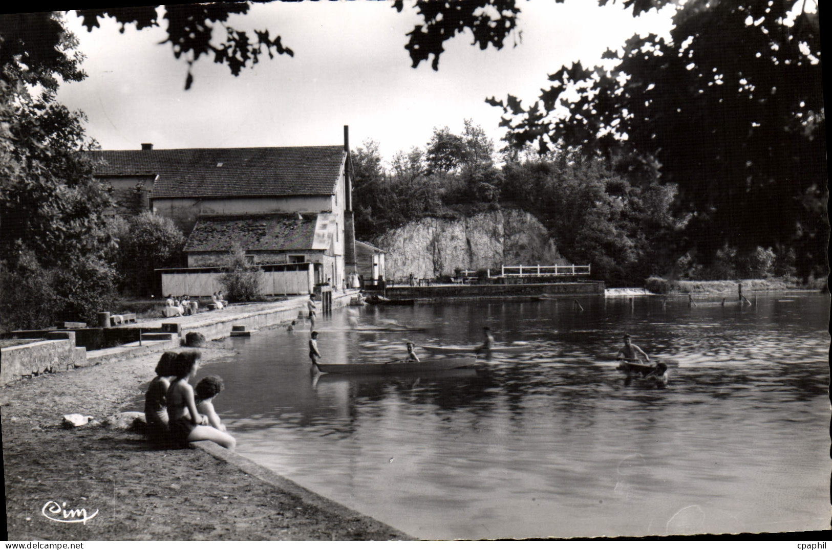CPA Morestel Etang De Roche Et Le Moulin