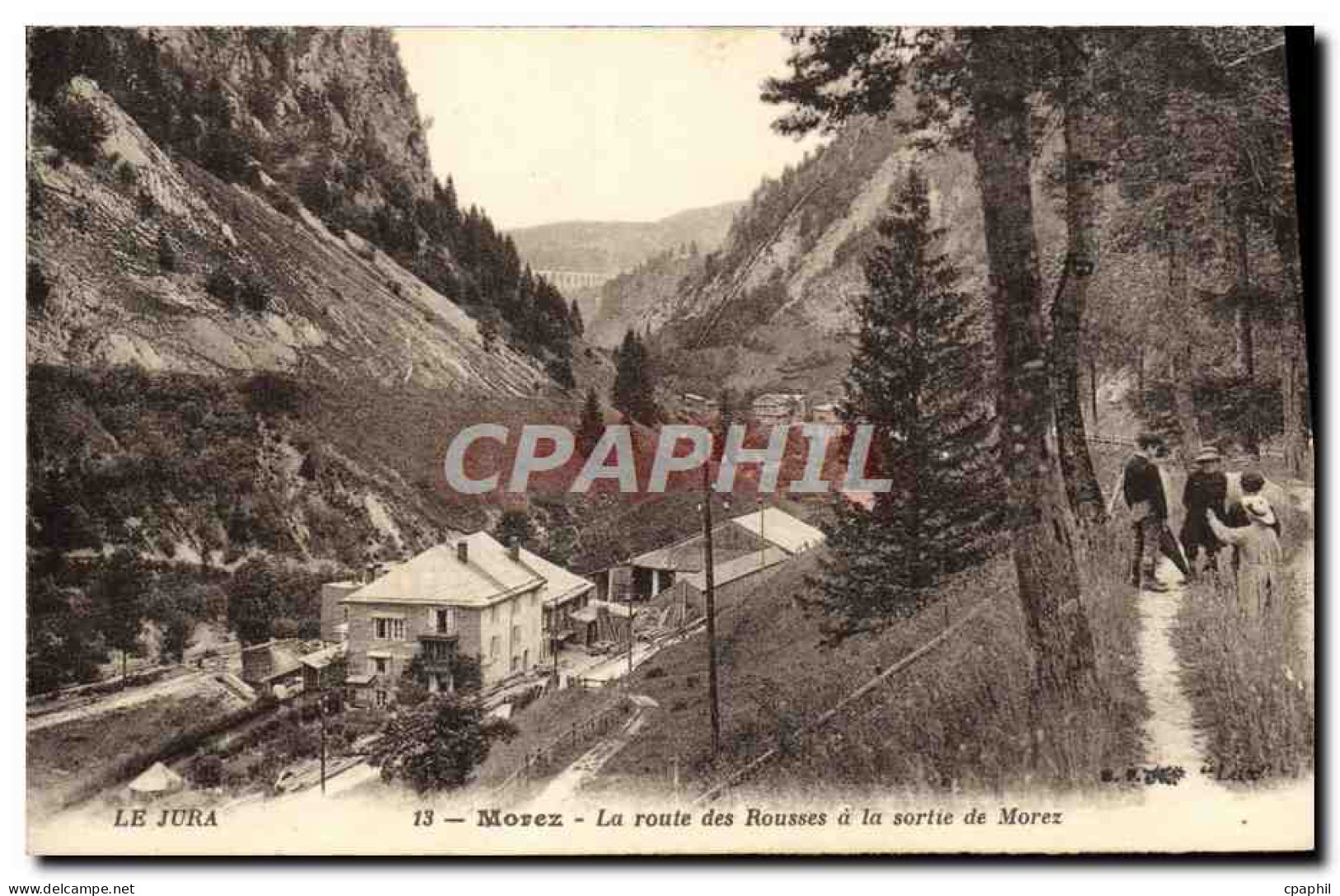 CPA Morez La Route Des Rousses a la sortie de Morez Enfants