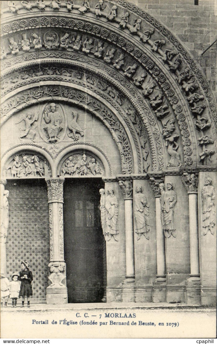 CPA Morlaas Portail de I Eglise