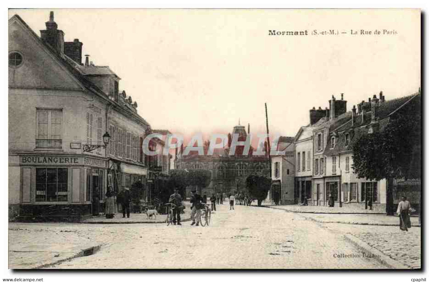 CPA Mormant La Rue de Paris Boulangerie Facteur