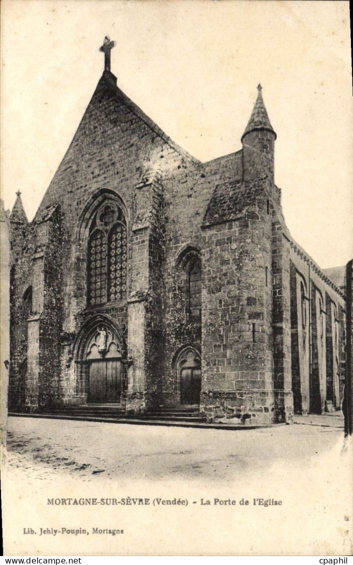 CPA Mortagne Sur Sevre La Porte de l'Eglise