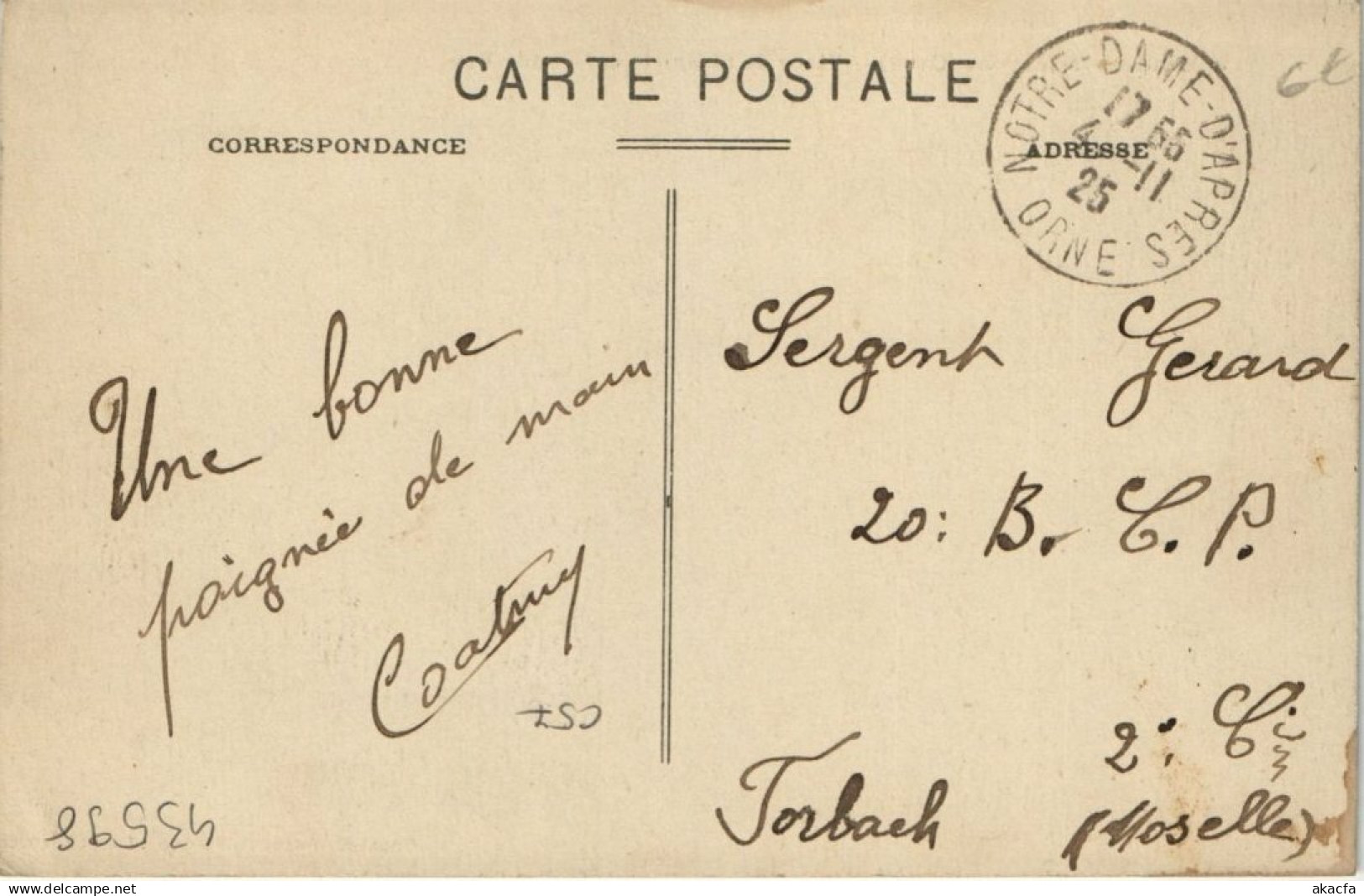 CPA MOULINS-la-MARCHE-Place de la Mairie et Grande-Rue (43598)