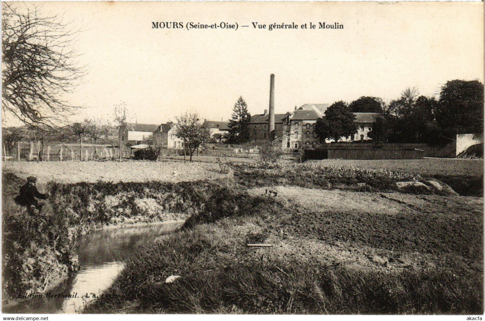 CPA Mours vue generale et le Moulin (1340086)