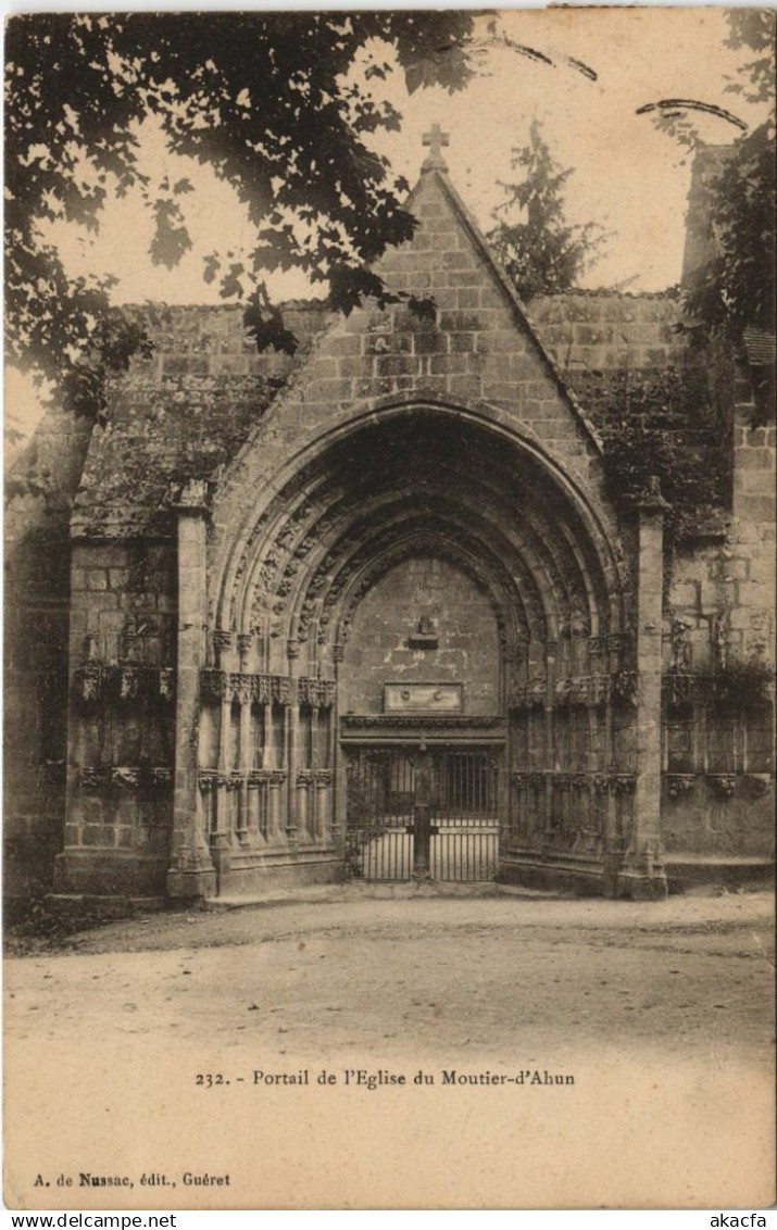 CPA MOUTIER-d'AHUN Portail de l'Eglise (1143592)