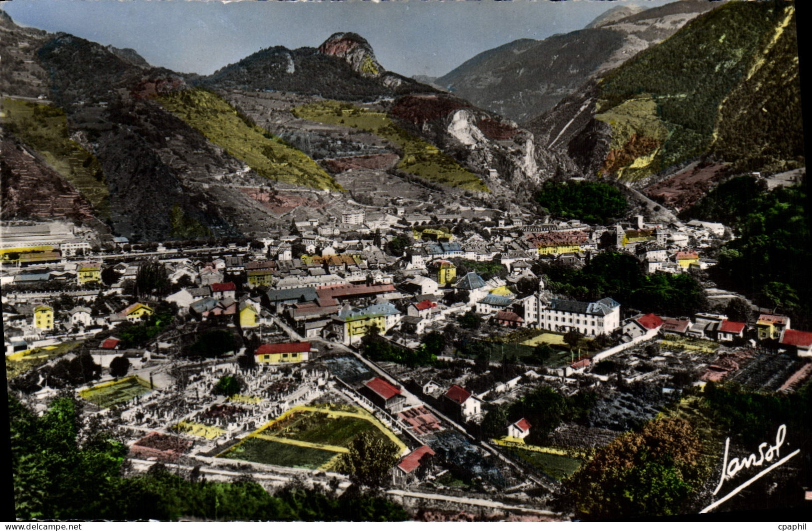 CPA Moutiers Savoie vue generale et la Vallee vers Val d'Isere