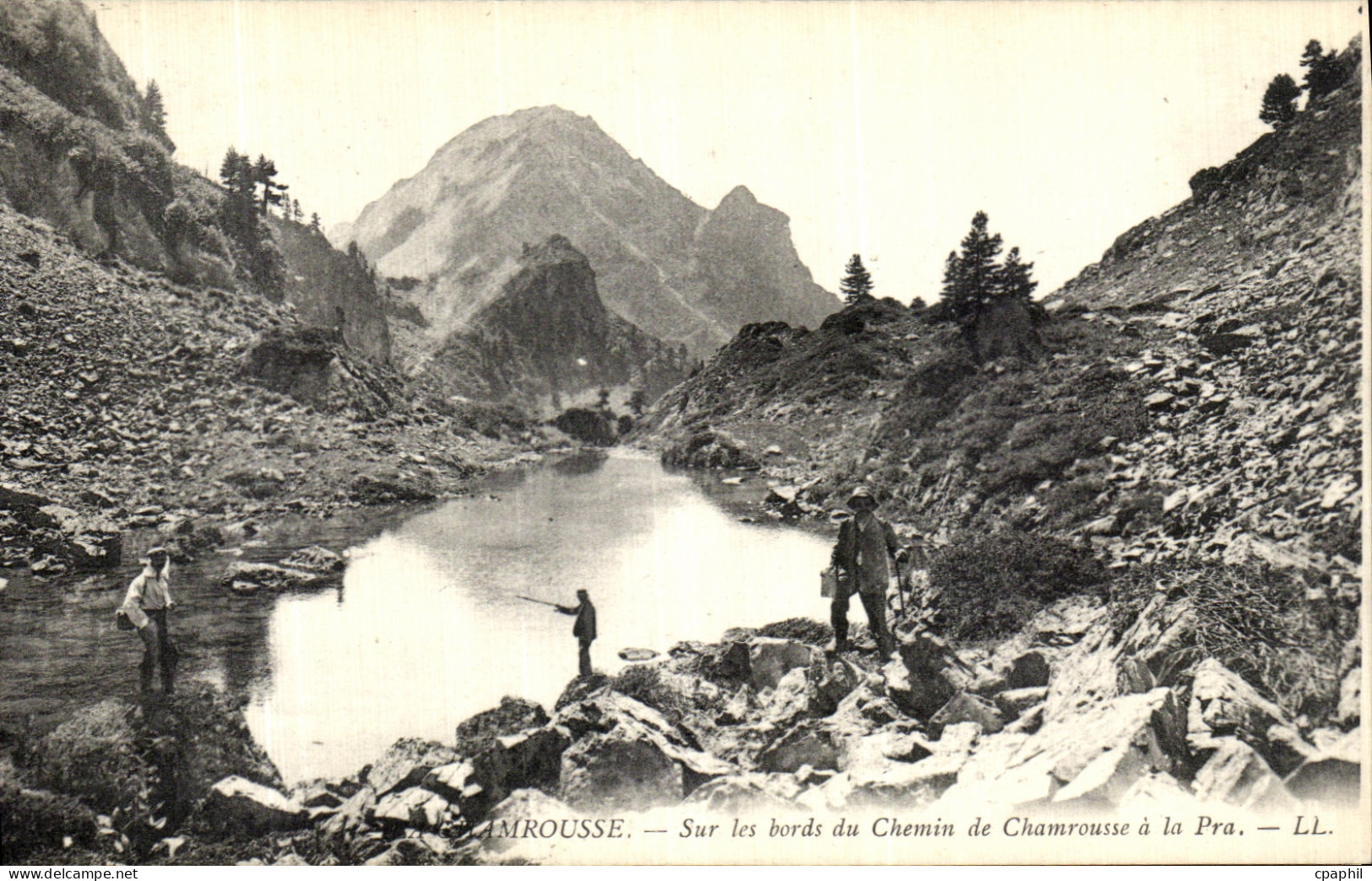 CPA Mrousse Sur les Bords du Chemin de Chamrousse a la Pra