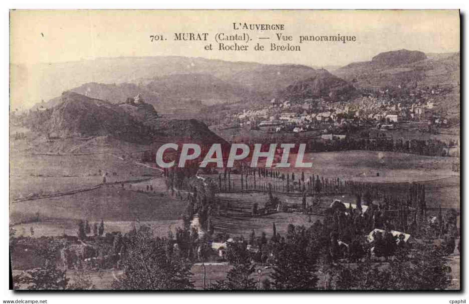 CPA Murat Vue panoramique et rocher de Bredon