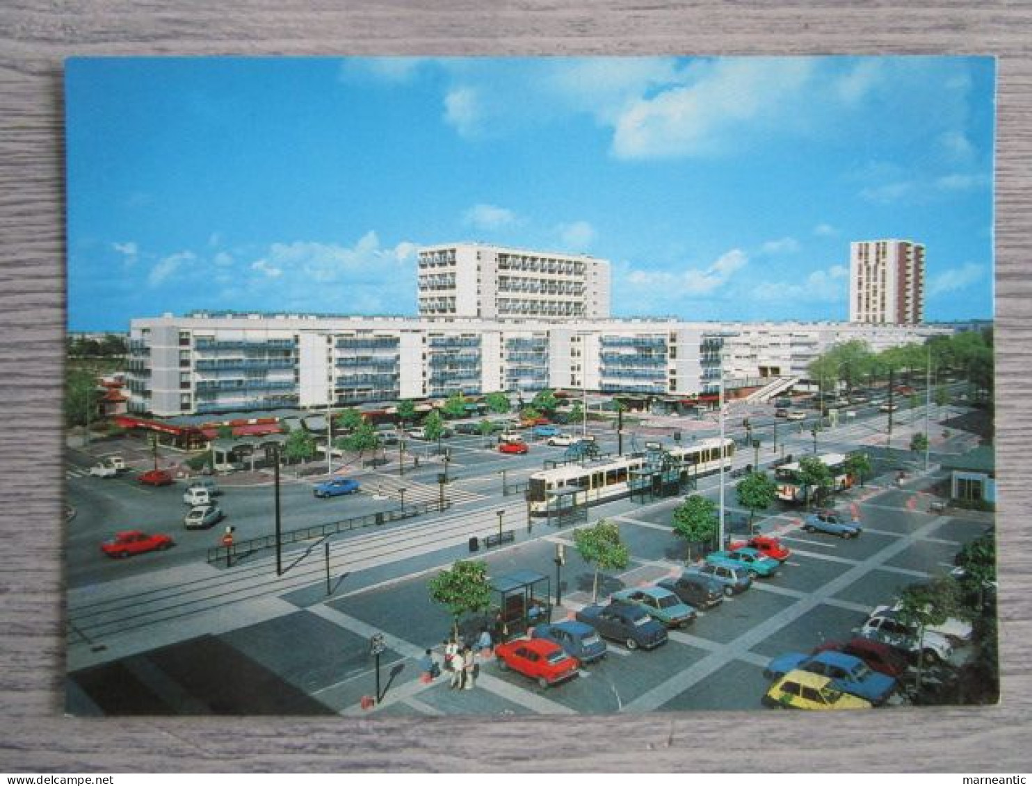 Cpa Nantes- saint Herblain (44) la place Mendes France-place centrale