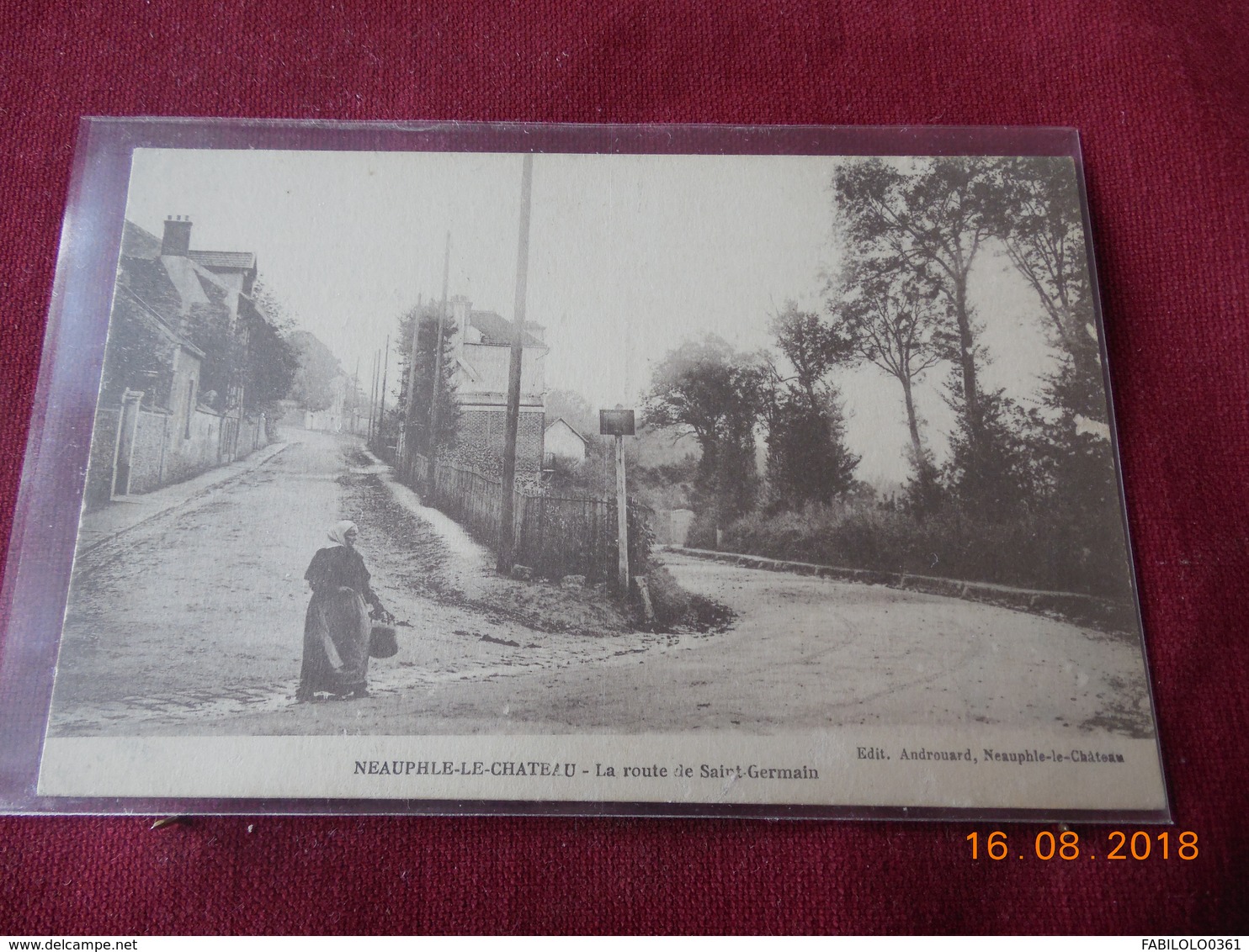 CPA - Neauphle-le-Château - La route de Saint-Germain