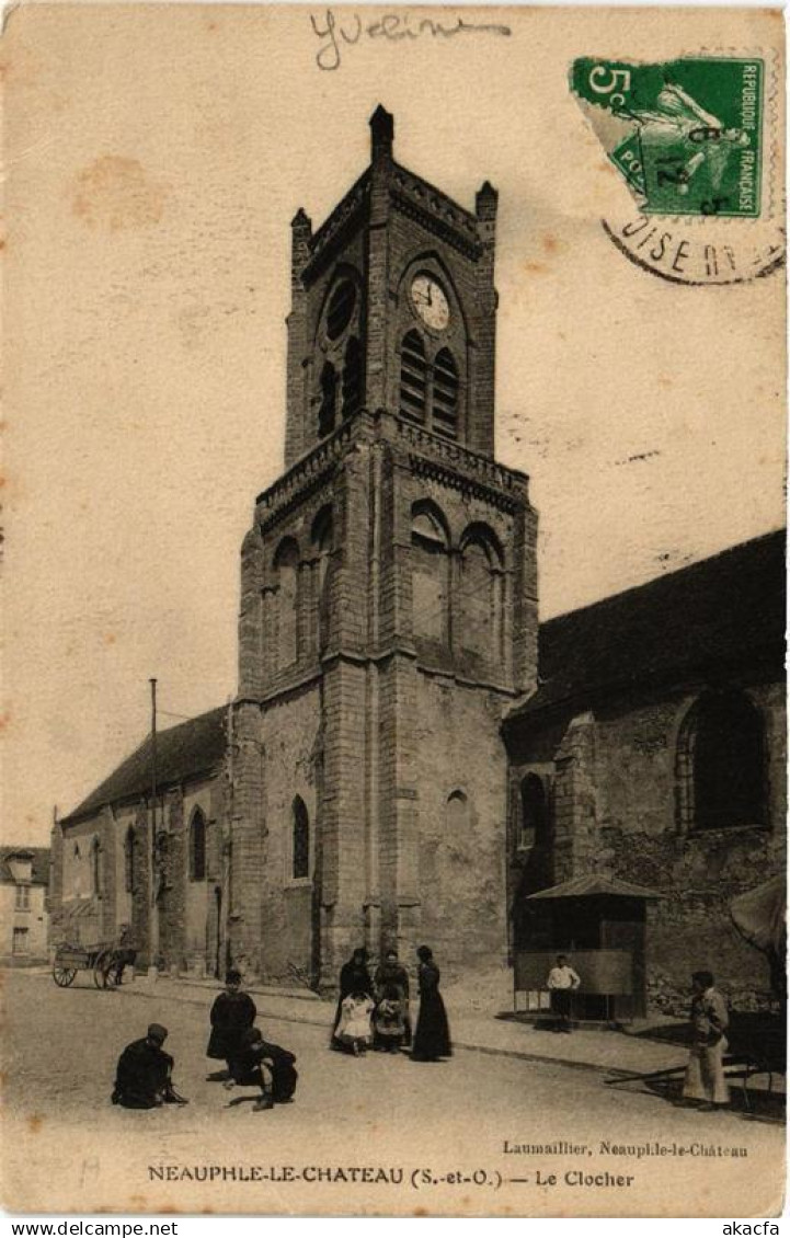CPA NEAUPHLE-le-CHATEAU Le Clocher (617517)
