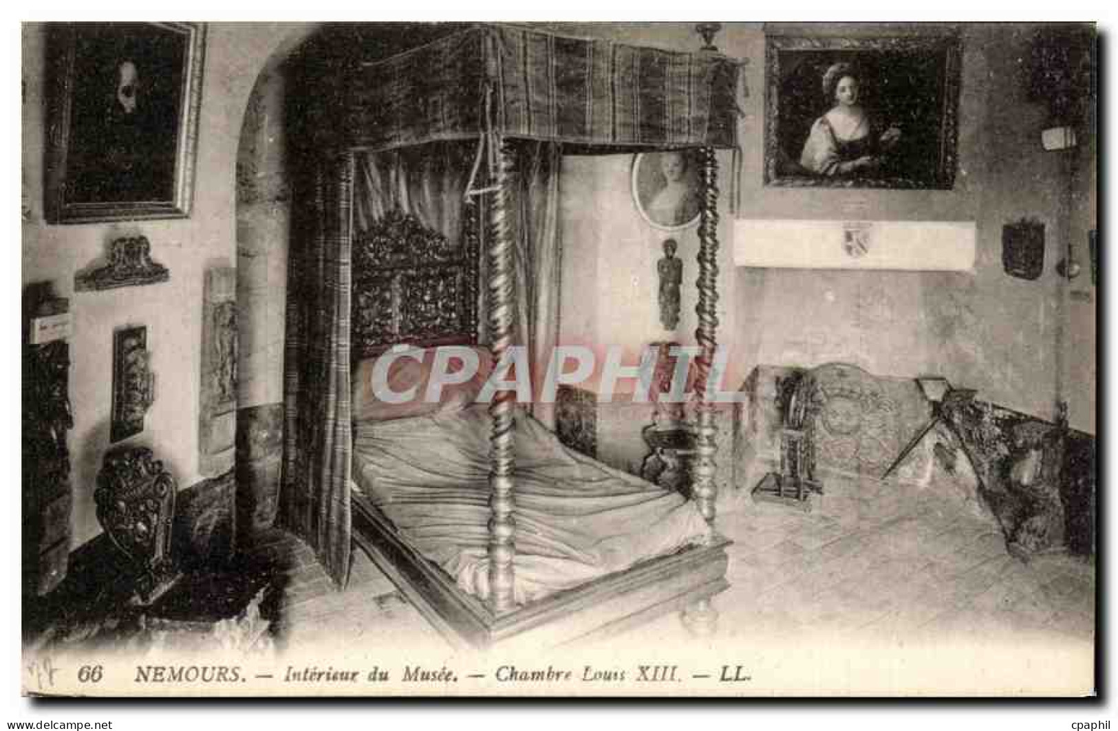 CPA Nemours Interieur du Musee Chambre Louis XIII