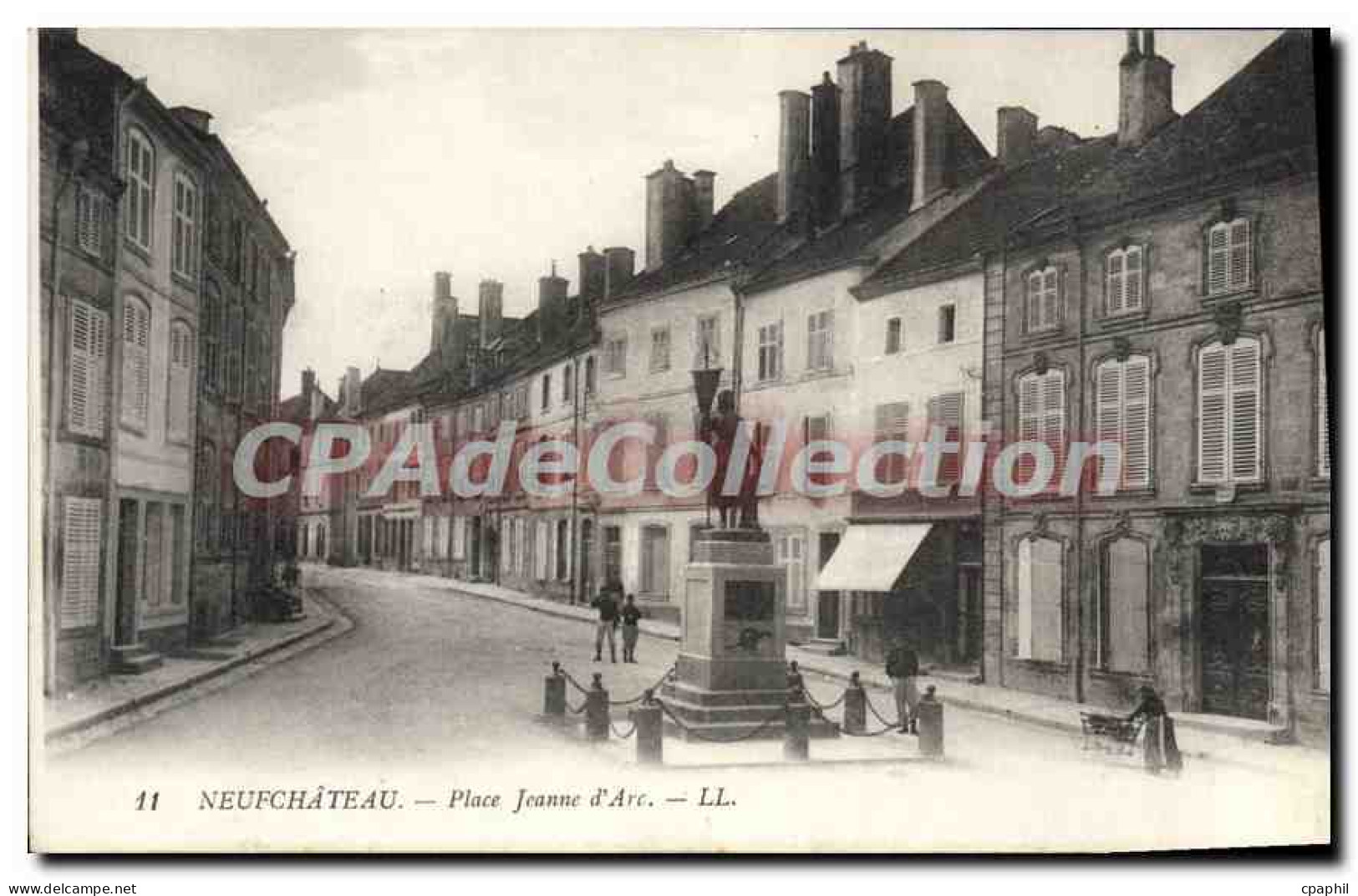 CPA Neufchateau Place Jeanne D'Arc